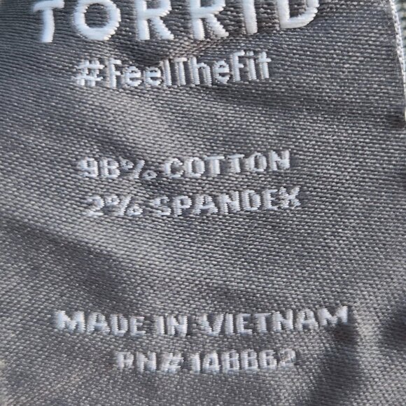 725-2 Torrid Dark blue Cropped denim Trucker jacket size 0X 10/12 - Picture 6 of 7